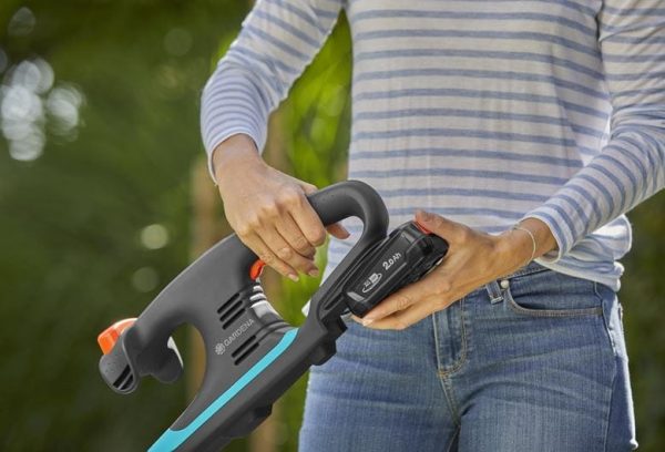 Gardena EasyCut 40/18V P4A akkumulátoros sövénynyíró olló akkumulátorral - Image 3