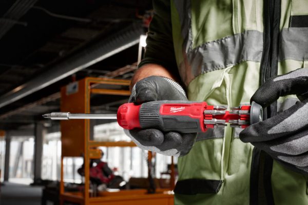 Milwaukee 14 in 1 Multi-Bit Screwdriver - Image 4