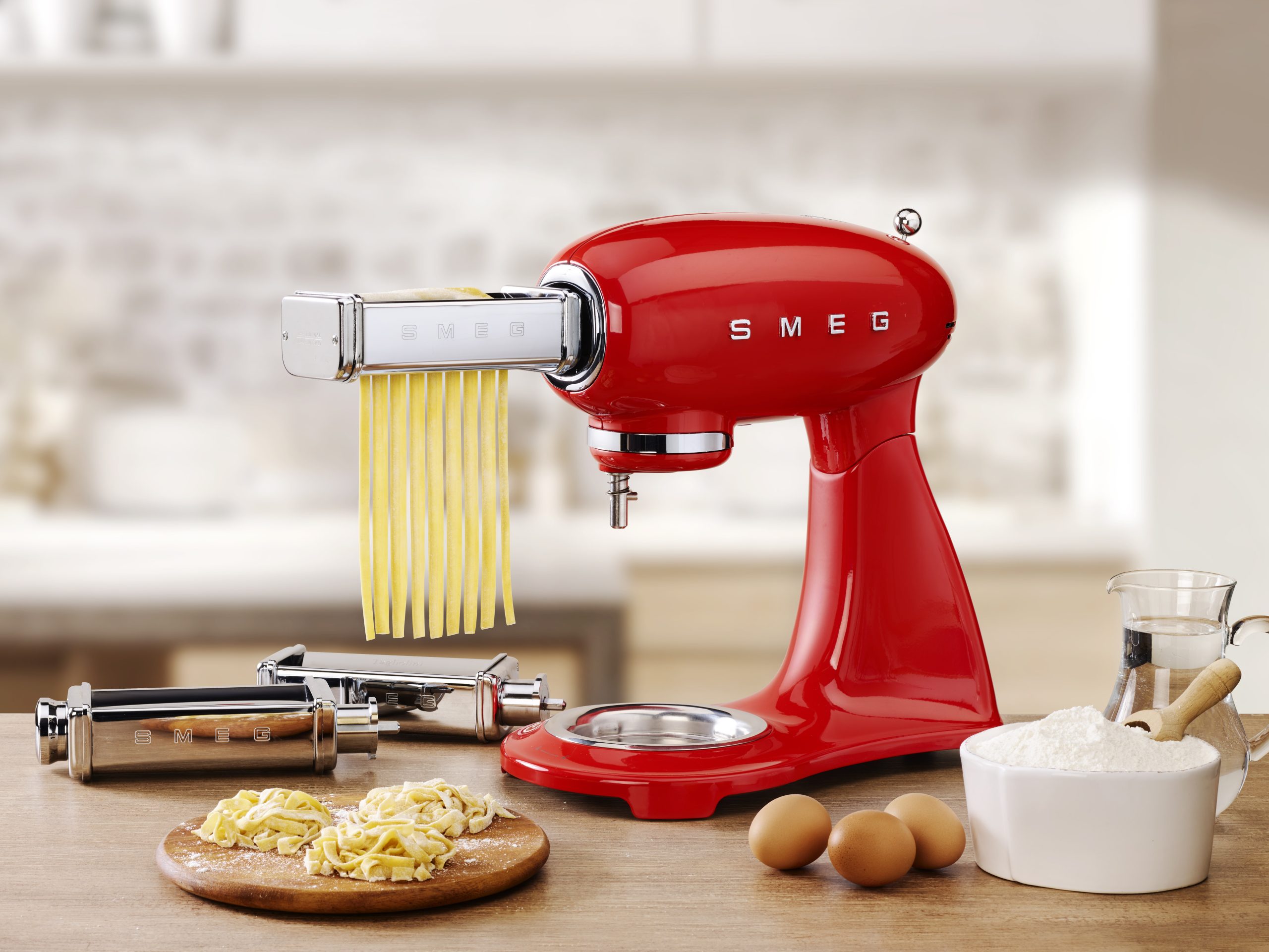 SMEG KONYHAI ROBOTGÉP, retro, piros test és talp - SMF03RDEU - Image 7