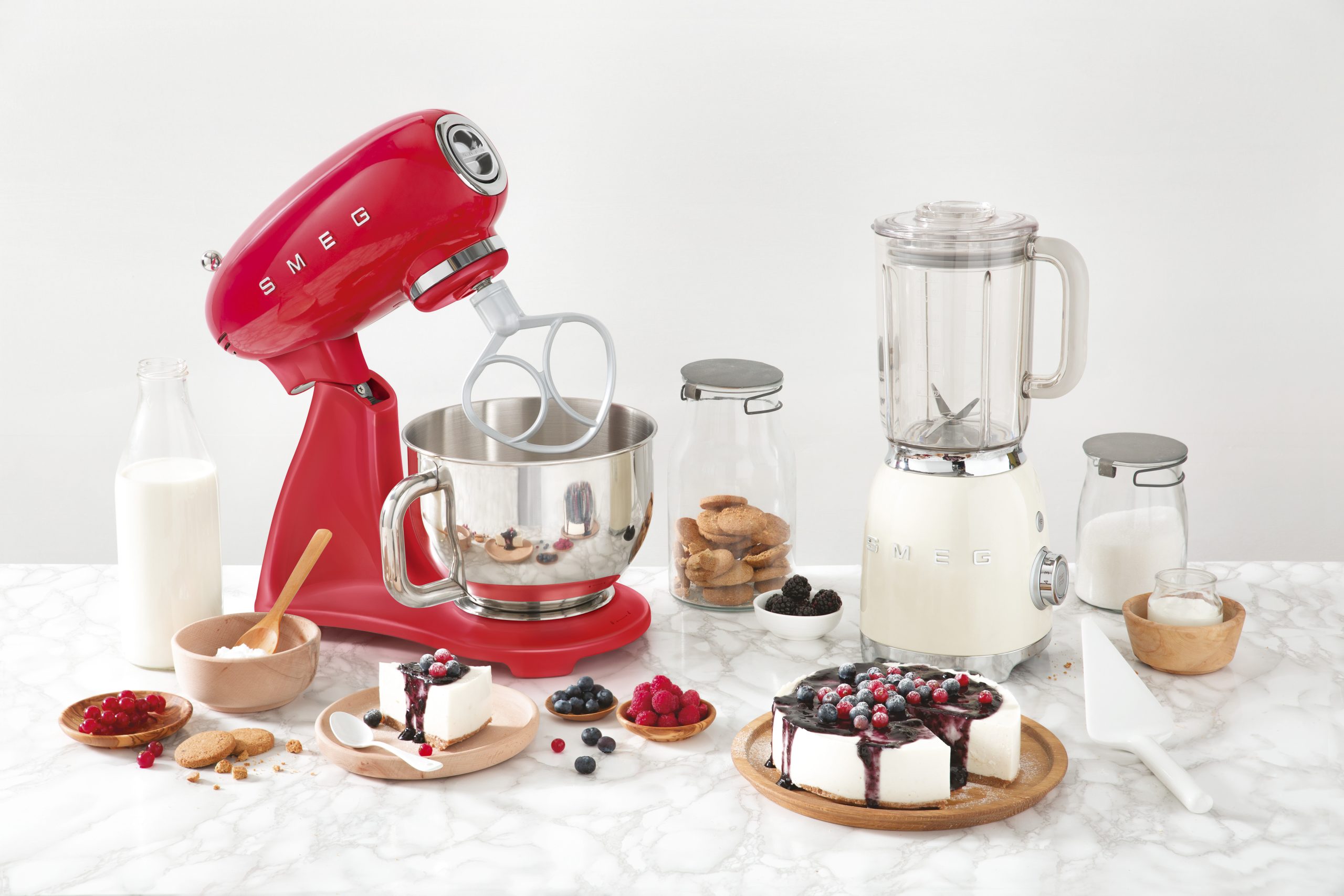 SMEG KONYHAI ROBOTGÉP, retro, piros test és talp - SMF03RDEU - Image 6