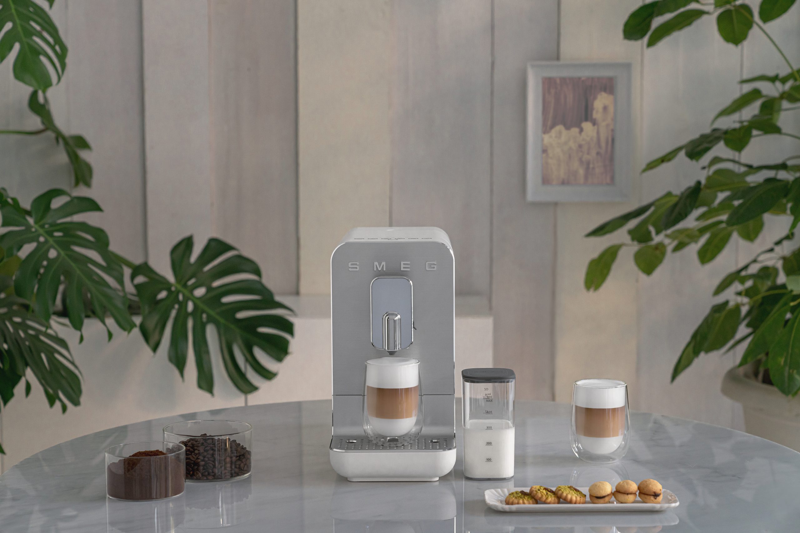 SMEG AUTOMATA KÁVÉFŐZŐ, retro, tejhabosító funkció, cappuccino/latte macchiato funkció, matt fehér - BCC13WHMEU - Image 10