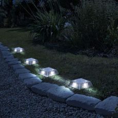 LED-es leszúrható / fali szolár lámpa