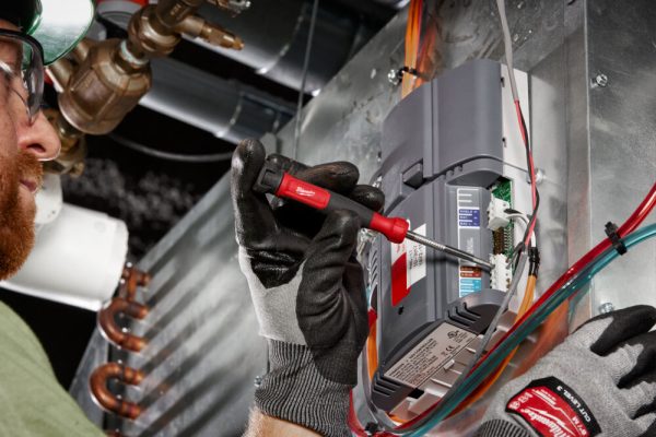 Milwaukee 4 in 1 Precision Multi-Bit Screwdriver - Image 3