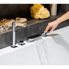 Kádperemre szerelhető csaptelep